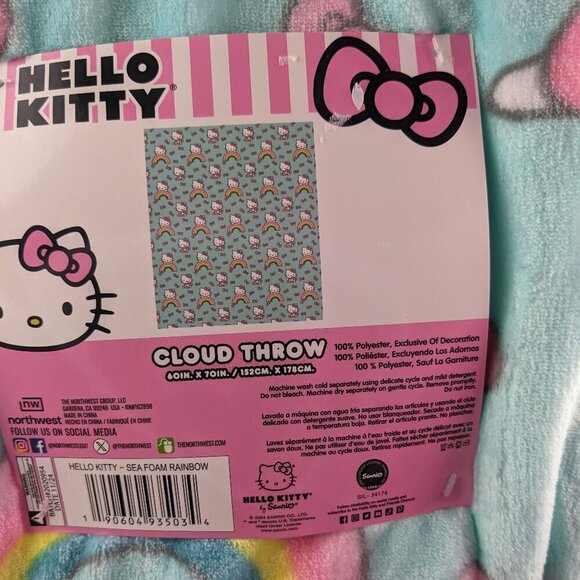 Sanrio Hello Kitty Plush Thrown Blanket - Picture 1 of 3
